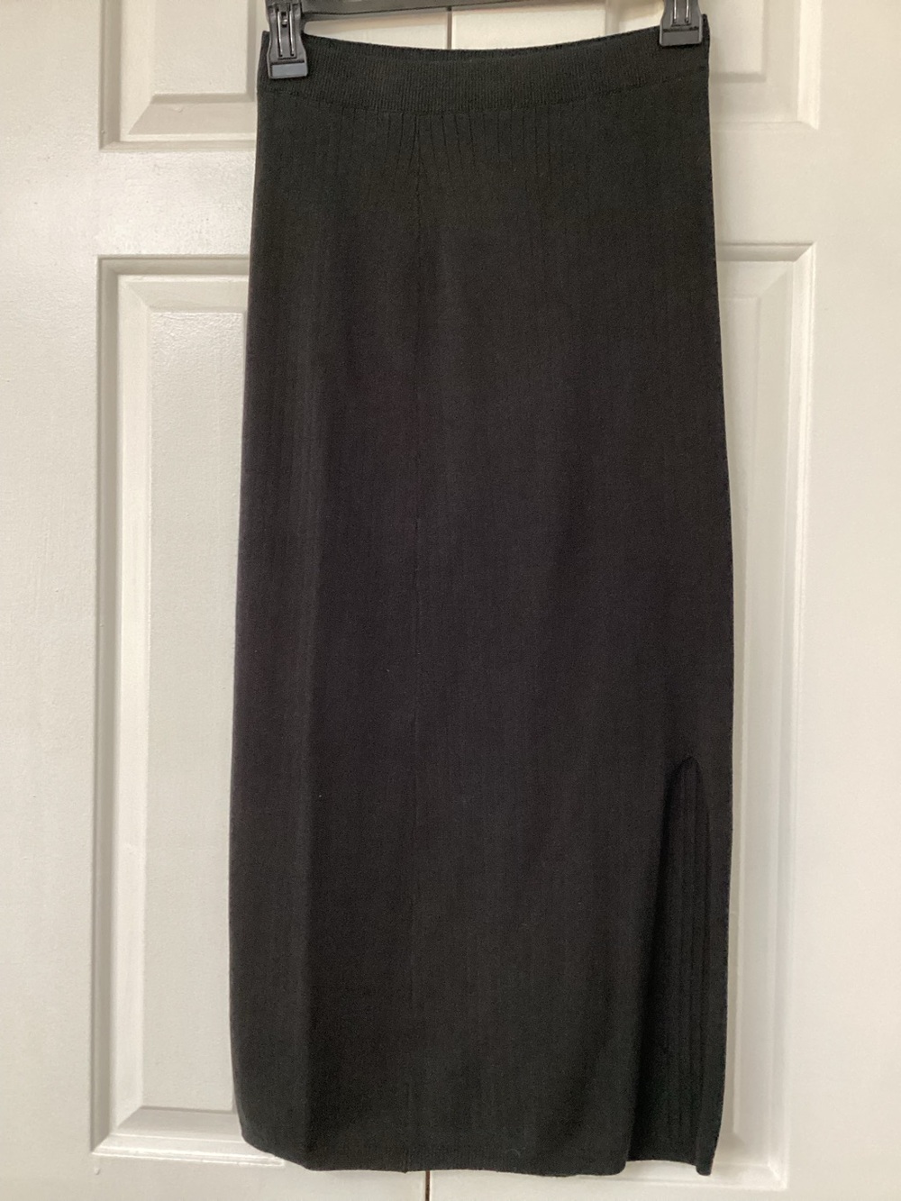 Free People Black Ribbed Knit Midi Skirt with Side Slit - Size XS